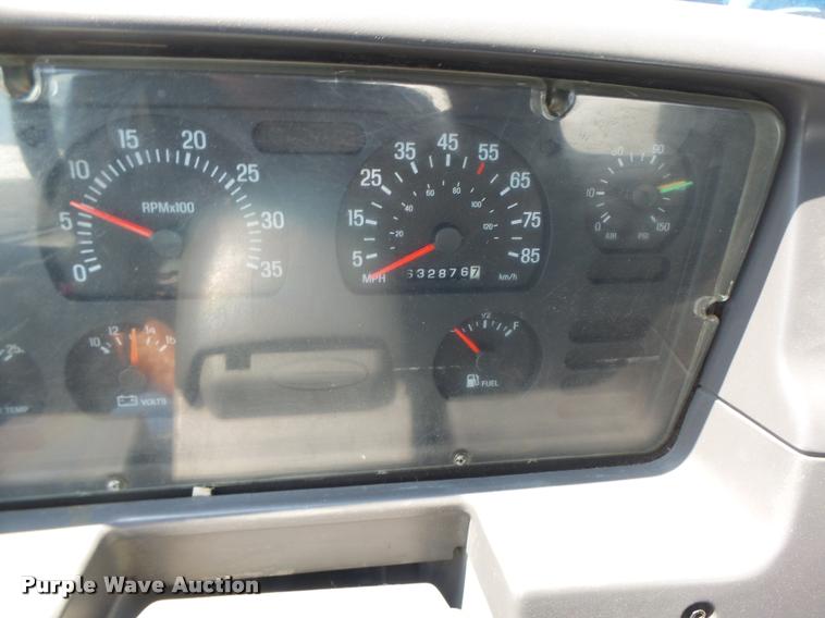 image for item DB5856 2000 Sterling A9500 vacuum truck