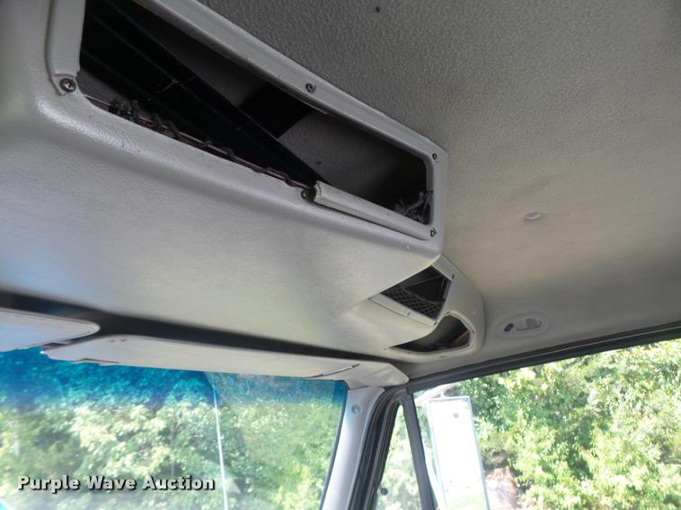 image for item DB5856 2000 Sterling A9500 vacuum truck