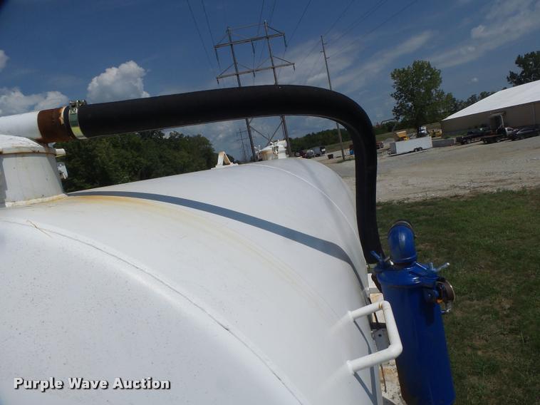 image for item DB5856 2000 Sterling A9500 vacuum truck