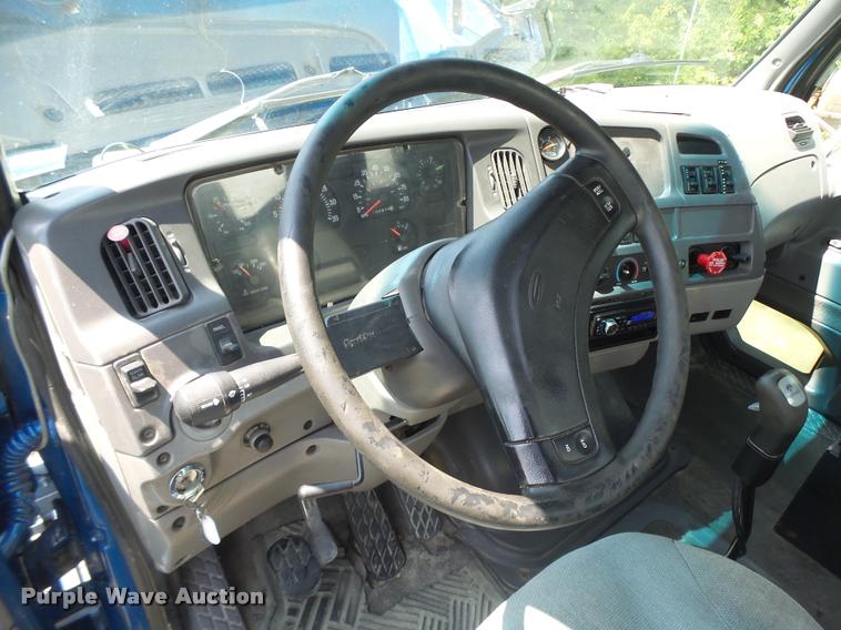 image for item DB5856 2000 Sterling A9500 vacuum truck