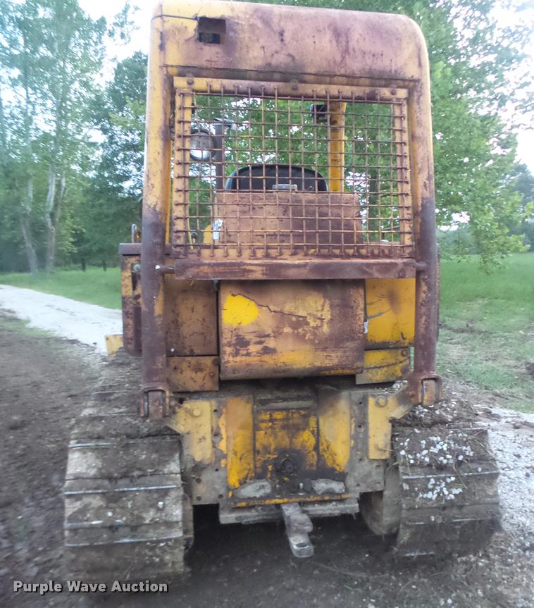 image for item DB5860 1986 John Deere 450E LT dozer