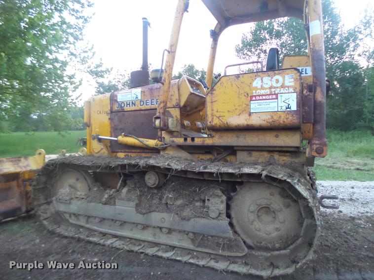image for item DB5860 1986 John Deere 450E LT dozer