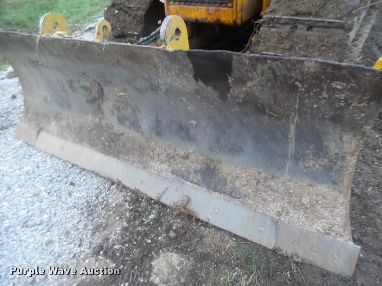 image for item DB5860 1986 John Deere 450E LT dozer