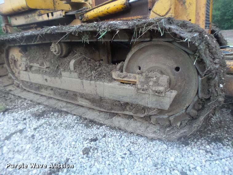 image for item DB5860 1986 John Deere 450E LT dozer