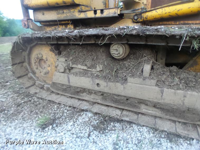 image for item DB5860 1986 John Deere 450E LT dozer