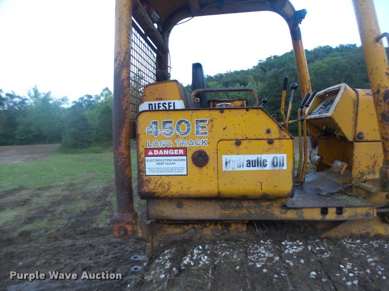 image for item DB5860 1986 John Deere 450E LT dozer