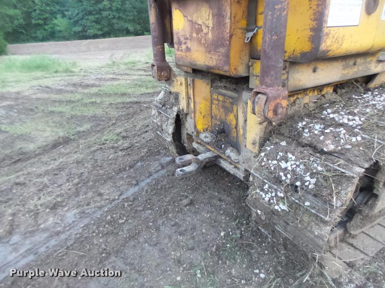 image for item DB5860 1986 John Deere 450E LT dozer