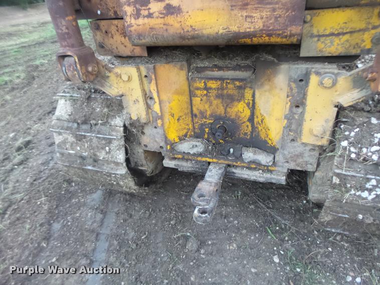 image for item DB5860 1986 John Deere 450E LT dozer