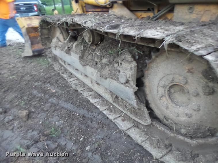 image for item DB5860 1986 John Deere 450E LT dozer