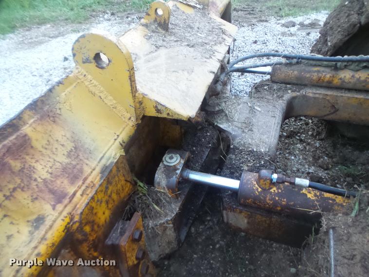 image for item DB5860 1986 John Deere 450E LT dozer