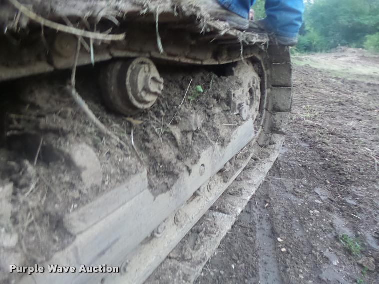 image for item DB5860 1986 John Deere 450E LT dozer