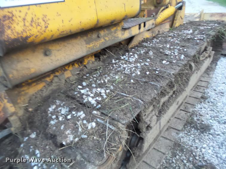 image for item DB5860 1986 John Deere 450E LT dozer