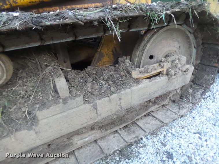 image for item DB5860 1986 John Deere 450E LT dozer