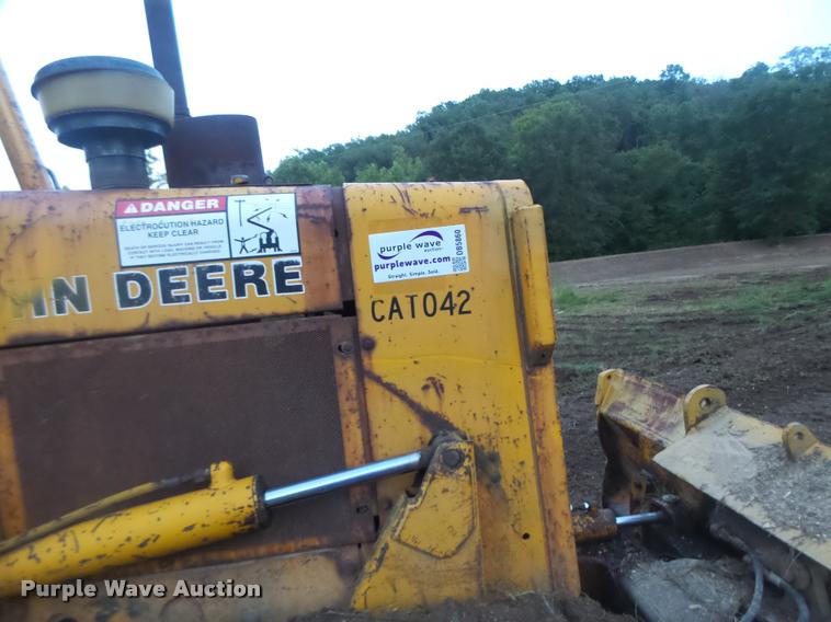 image for item DB5860 1986 John Deere 450E LT dozer