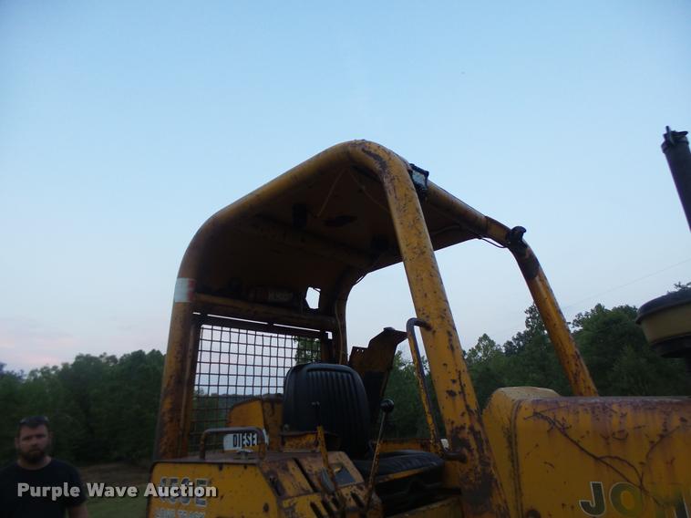 image for item DB5860 1986 John Deere 450E LT dozer