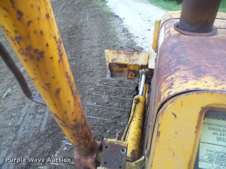 image for item DB5860 1986 John Deere 450E LT dozer