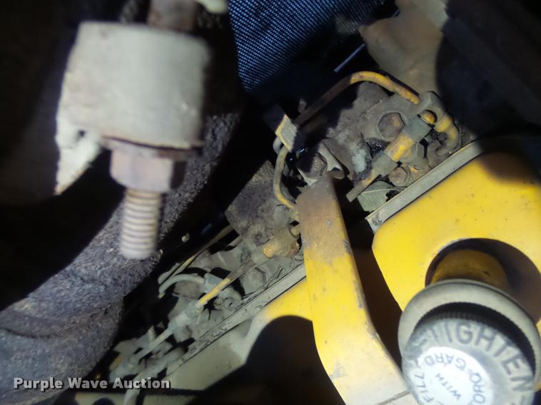 image for item DB5860 1986 John Deere 450E LT dozer