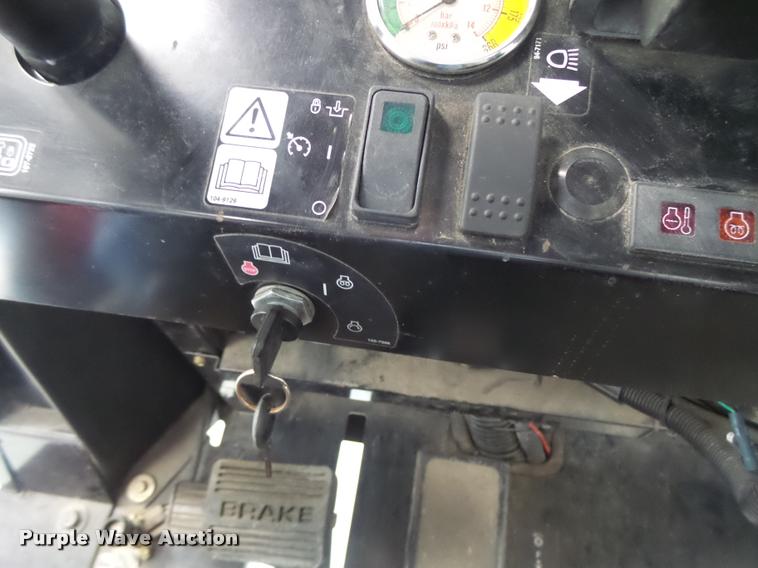 image for item DB5861 Toro Multi Pro 5700D turf sprayer