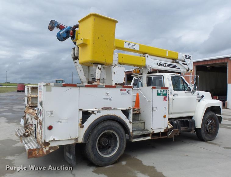 image for item DB5865 1991 Ford F700 bucket truck