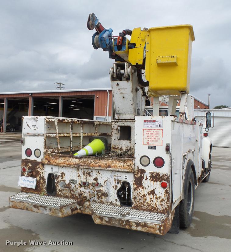 image for item DB5865 1991 Ford F700 bucket truck
