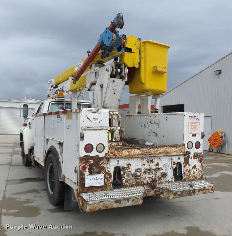 image for item DB5865 1991 Ford F700 bucket truck