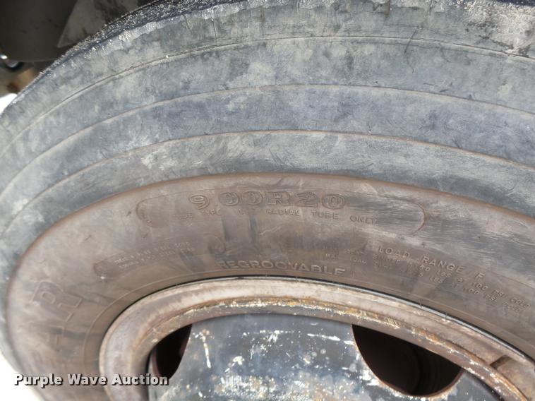 image for item DB5865 1991 Ford F700 bucket truck