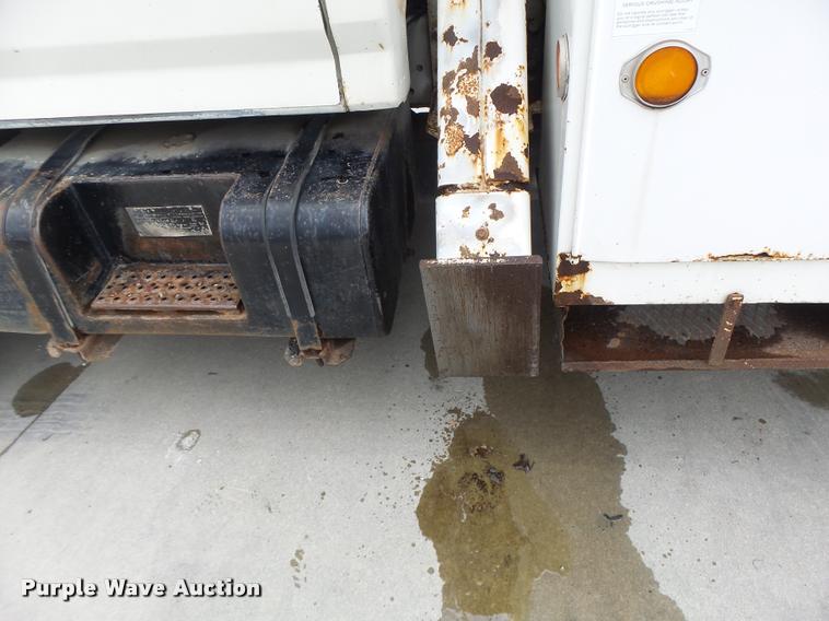 image for item DB5865 1991 Ford F700 bucket truck