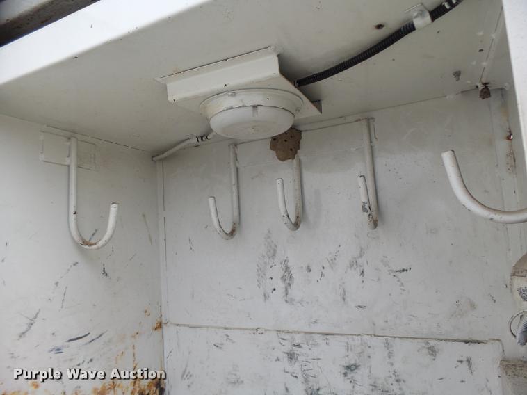 image for item DB5865 1991 Ford F700 bucket truck