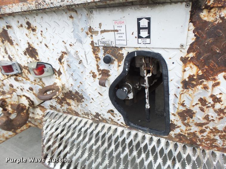 image for item DB5865 1991 Ford F700 bucket truck