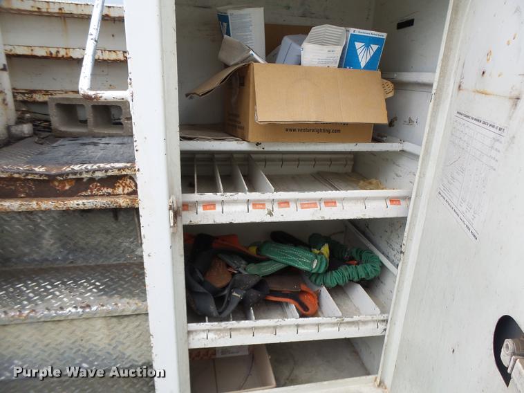 image for item DB5865 1991 Ford F700 bucket truck