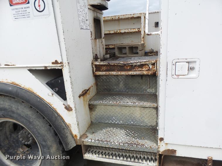 image for item DB5865 1991 Ford F700 bucket truck