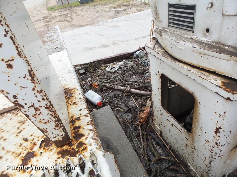 image for item DB5865 1991 Ford F700 bucket truck