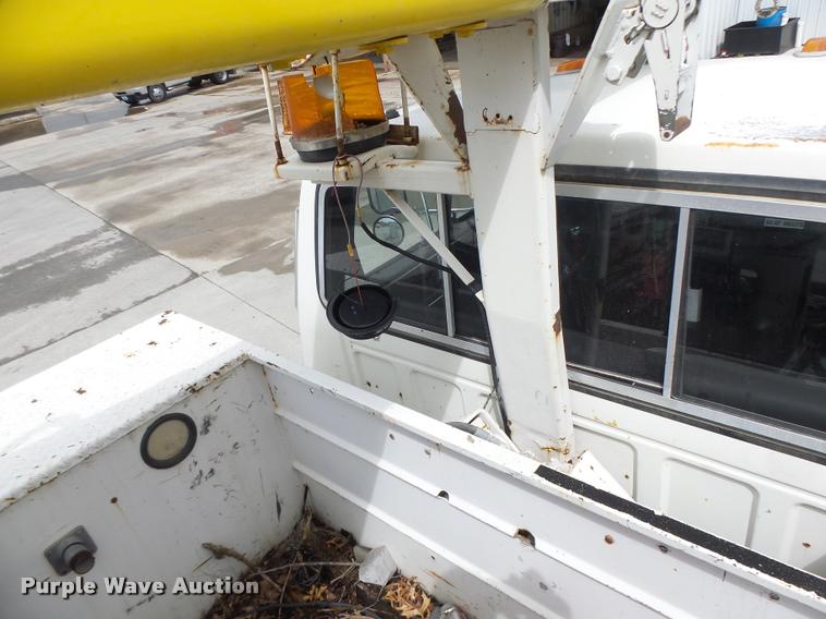 image for item DB5865 1991 Ford F700 bucket truck