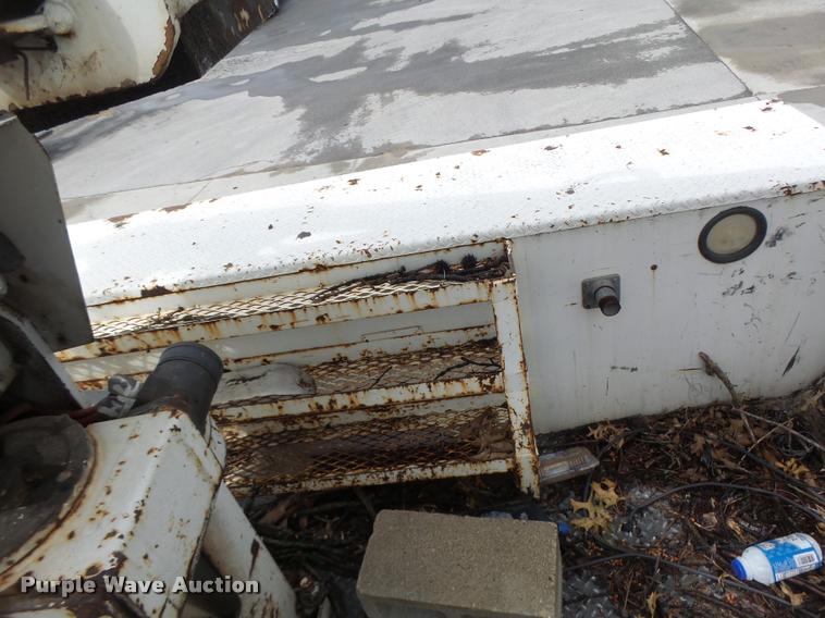 image for item DB5865 1991 Ford F700 bucket truck