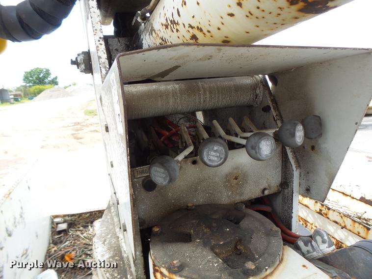 image for item DB5865 1991 Ford F700 bucket truck