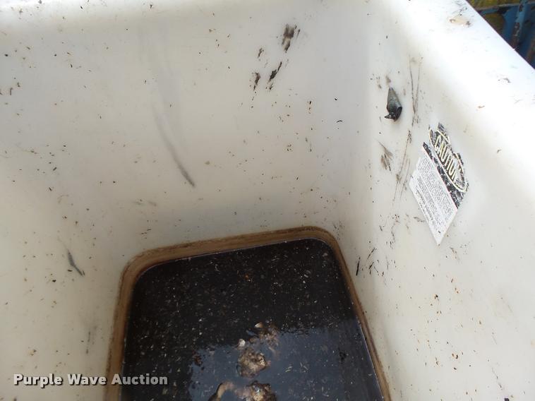 image for item DB5865 1991 Ford F700 bucket truck