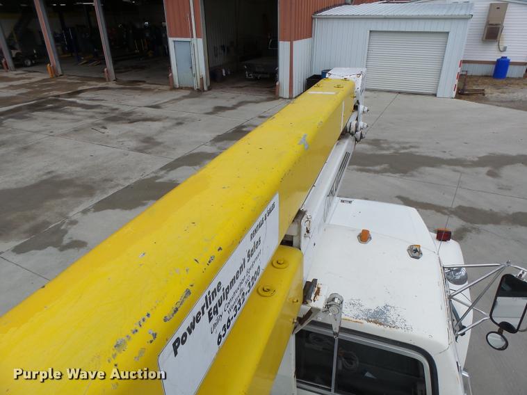 image for item DB5865 1991 Ford F700 bucket truck