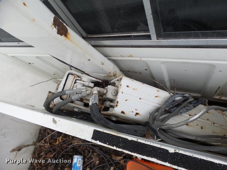 image for item DB5865 1991 Ford F700 bucket truck