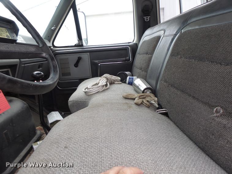 image for item DB5865 1991 Ford F700 bucket truck