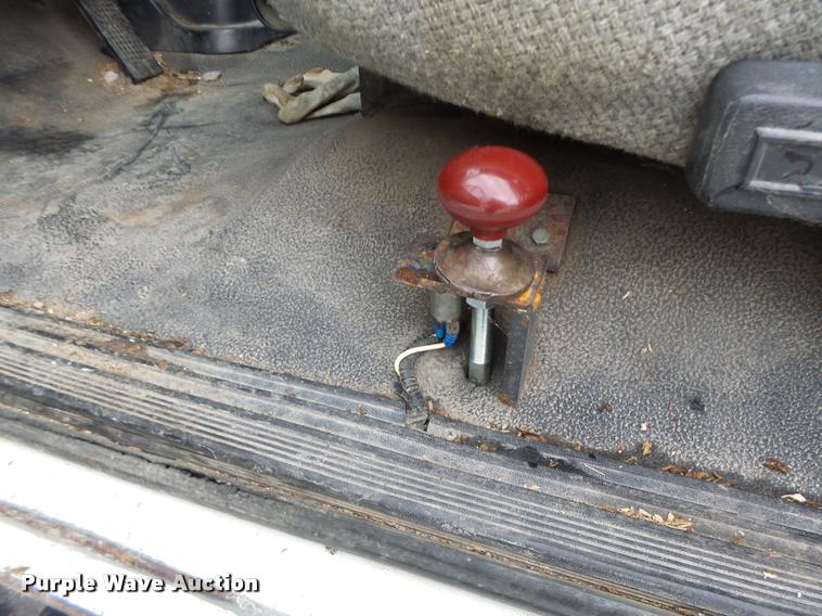 image for item DB5865 1991 Ford F700 bucket truck