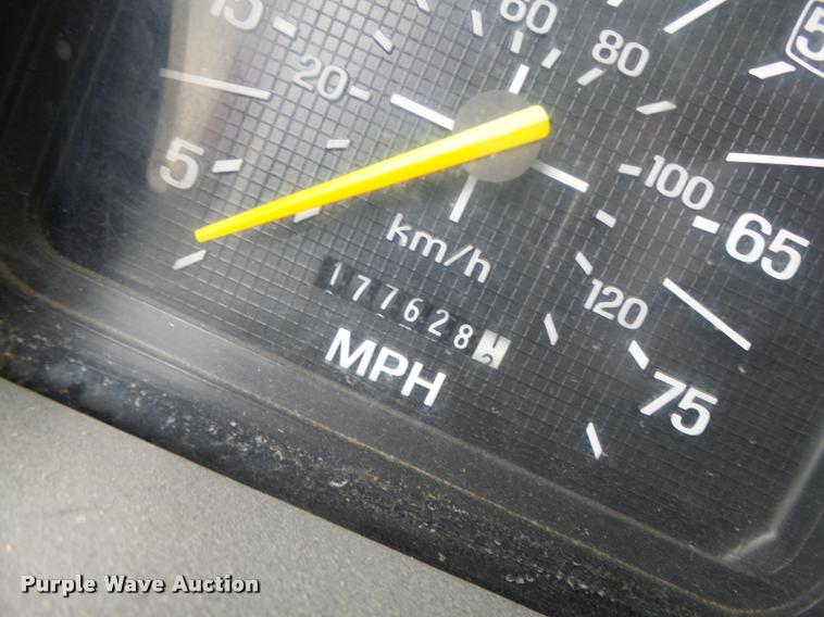 image for item DB5865 1991 Ford F700 bucket truck