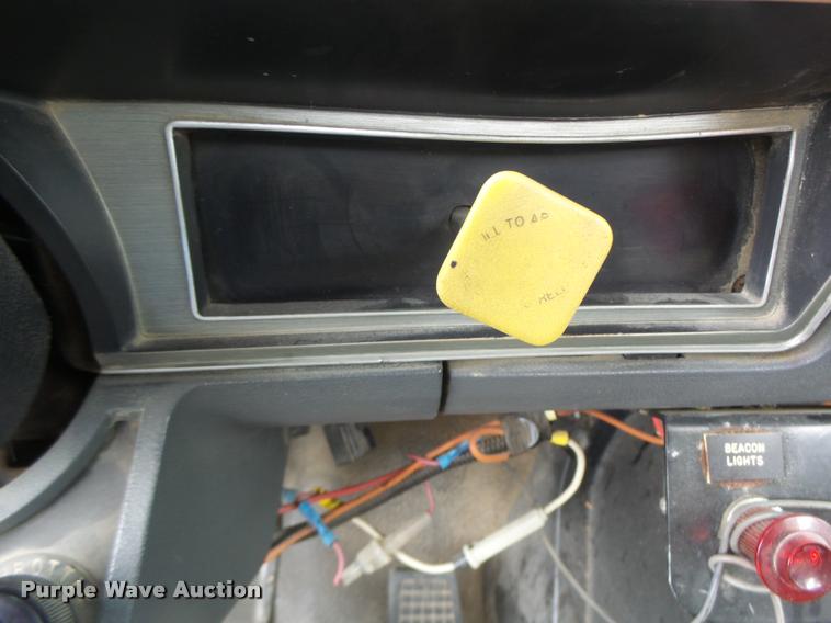 image for item DB5865 1991 Ford F700 bucket truck