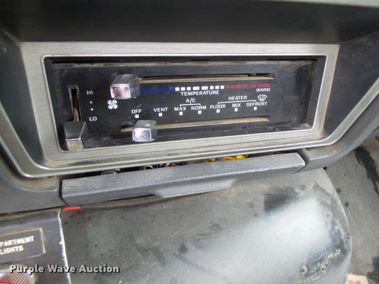 image for item DB5865 1991 Ford F700 bucket truck