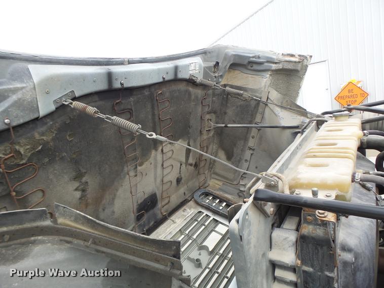 image for item DB5865 1991 Ford F700 bucket truck