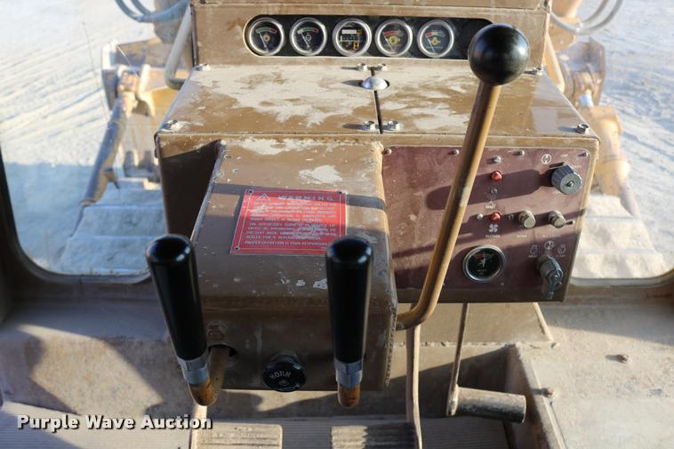 image for item DB9273 1979 Caterpillar D8K dozer