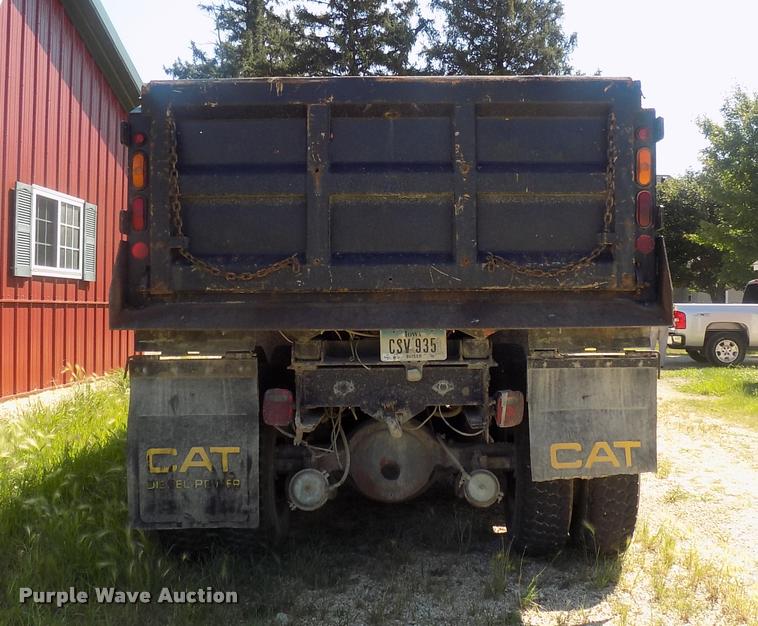 image for item DC4932 1995 International 4900 dump truck