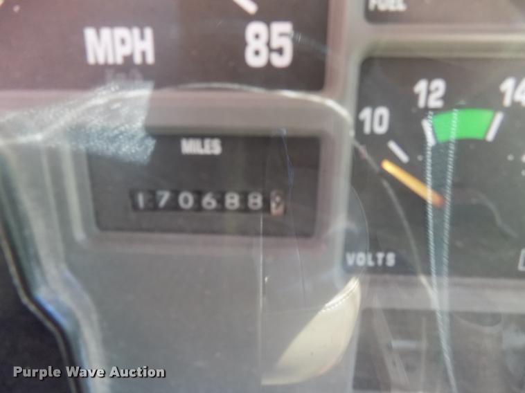 image for item DC4932 1995 International 4900 dump truck