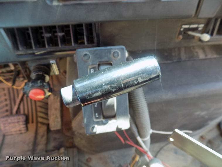 image for item DC4932 1995 International 4900 dump truck