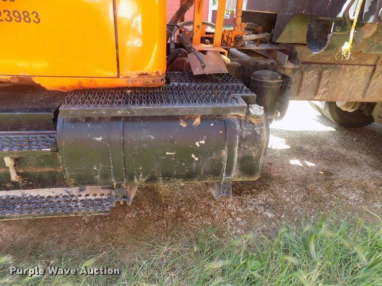 image for item DC4932 1995 International 4900 dump truck