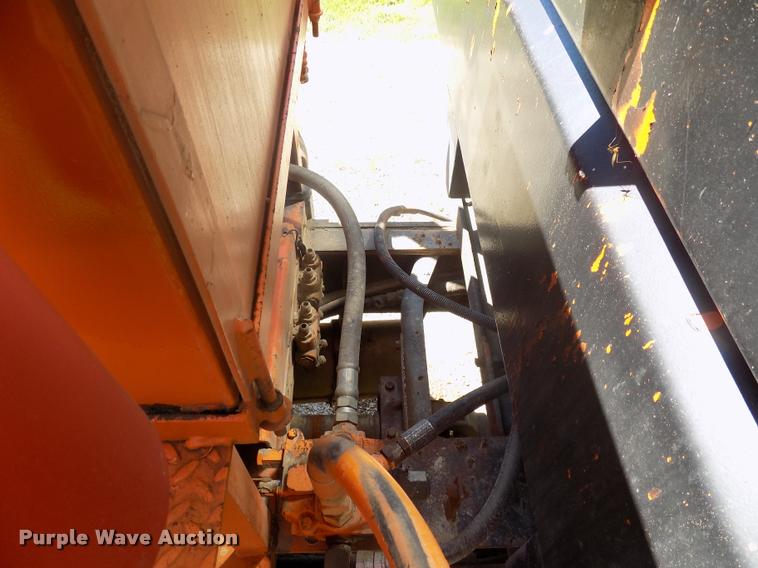 image for item DC4932 1995 International 4900 dump truck